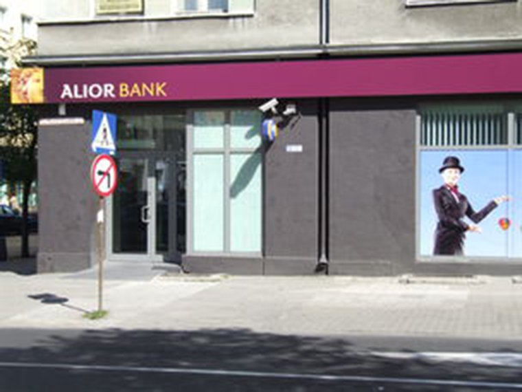 EBRD reduces Polish bank stake